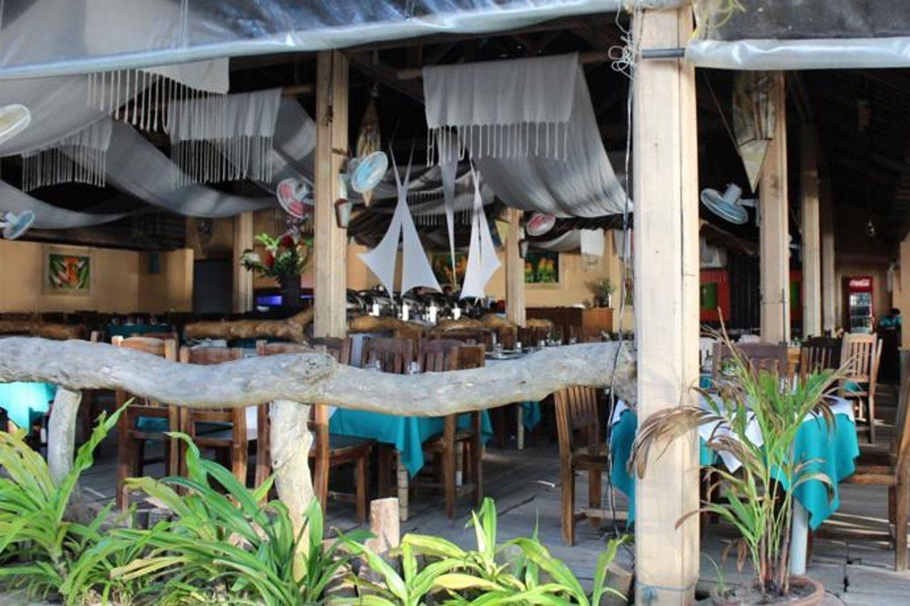 卡萨皮拉尔海滩度假酒店 Manoc-Manoc 外观 照片
